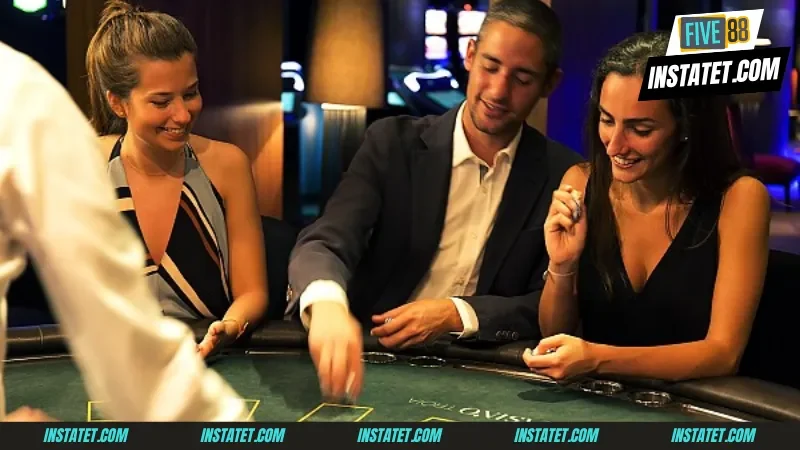 Tổng Hợp Những Cách Giữ Tâm Lý Khi Chơi Casino Tại Five88 Người chơi nên biết cách giữ tâm lý khi chơi casino
